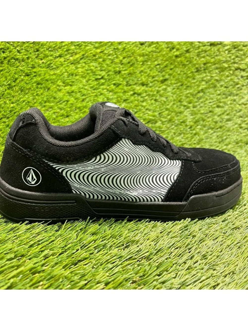 Volcom Hybrid EH Womens Size 7 Black White Composite Toe Safety Work Shoes